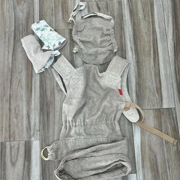 SAKURA BLOOM- NATURAL EYELET LINEN SCOUT w/ hood - Picture 1 of 3